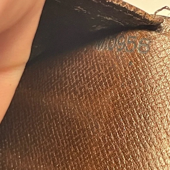 Louis Vuitton Ebene Damier Centaire Edition Vintage Wallet - Picture 11 of 11